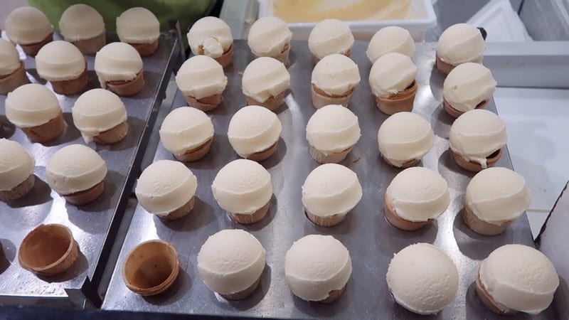 Tạp chí Du lịch Wanderlust Tips | Kem Tràng Tiền: Nét ẩm thực riêng của Hà Nội