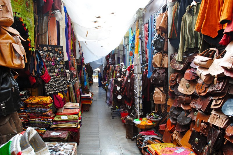 Tạp chí Du lịch Wanderlust Tips | Khám phá những khu chợ độc đáo tại thành phố cổ Granada