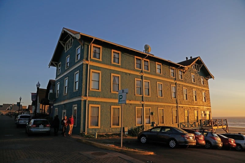 Thích mê không gian khách sạn dành cho người yêu sách 7 Tạp chí Du lịch Wanderlust Tips | Thích mê không gian khách sạn dành cho người yêu sách