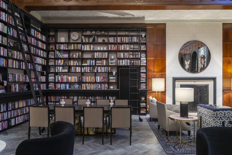 Thích mê không gian khách sạn dành cho người yêu sách 5 Tạp chí Du lịch Wanderlust Tips | Thích mê không gian khách sạn dành cho người yêu sách
