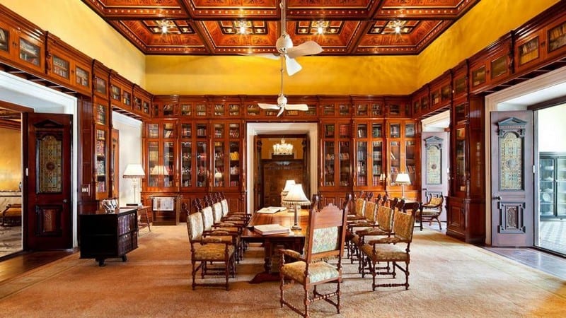 Thích mê không gian khách sạn dành cho người yêu sách 6 Tạp chí Du lịch Wanderlust Tips | Thích mê không gian khách sạn dành cho người yêu sách