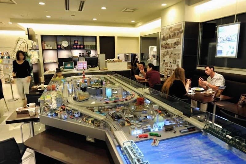 Tạp chí Du lịch Wanderlust Tips | Quán bar dành cho tín đồ đam mê đồ chơi mô hình