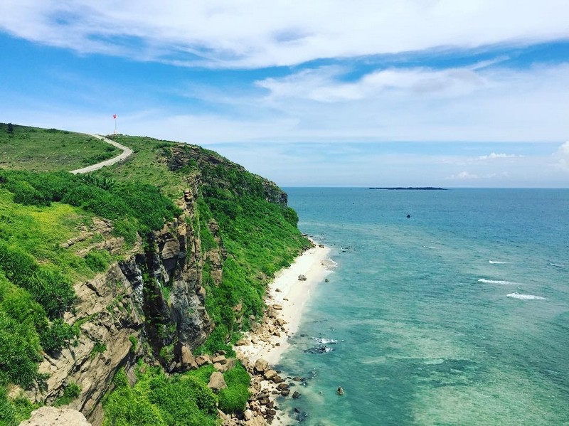 Tạp chí Du lịch Wanderlust Tips | Thương nhớ Quảng Ngãi với những địa danh đẹp lịm tim