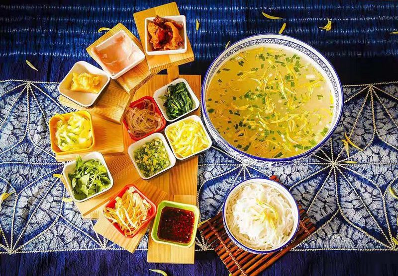 Tạp chí Du lịch Wanderlust Tips Bún qua cầu: Món ăn thấm đậm nghĩa tình vợ chồng