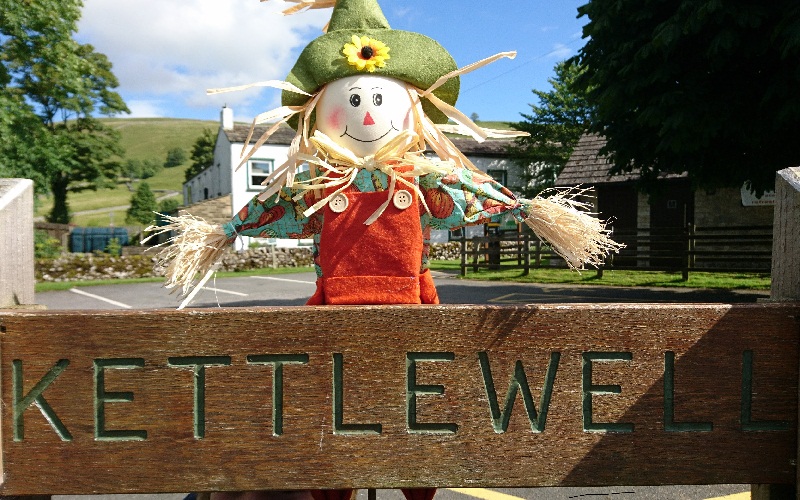 Độc đáo Lễ hội Bù nhìn Kettlewell ở Anh 5 Wanderlust Tips doc dao le hoi bu nhin Kettlewell o anh bia