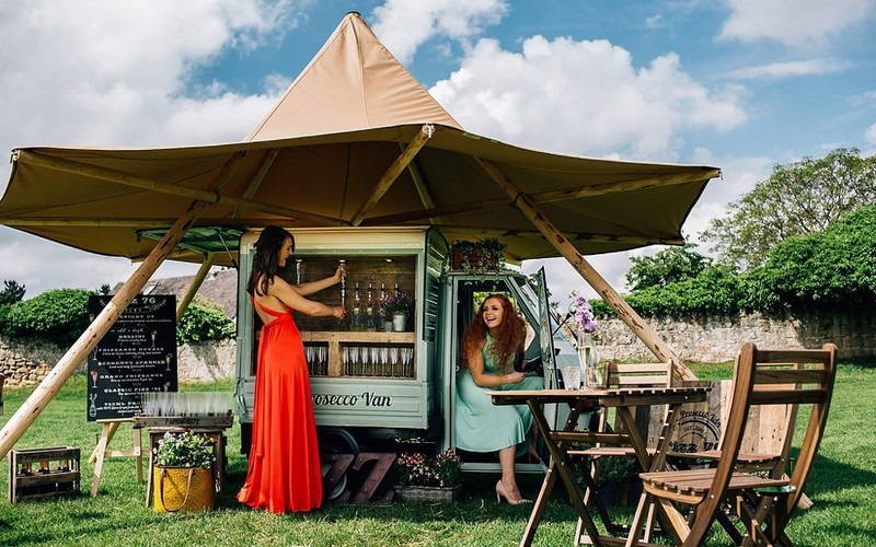 Những quầy bar di động xinh xắn trên khắp nước Anh