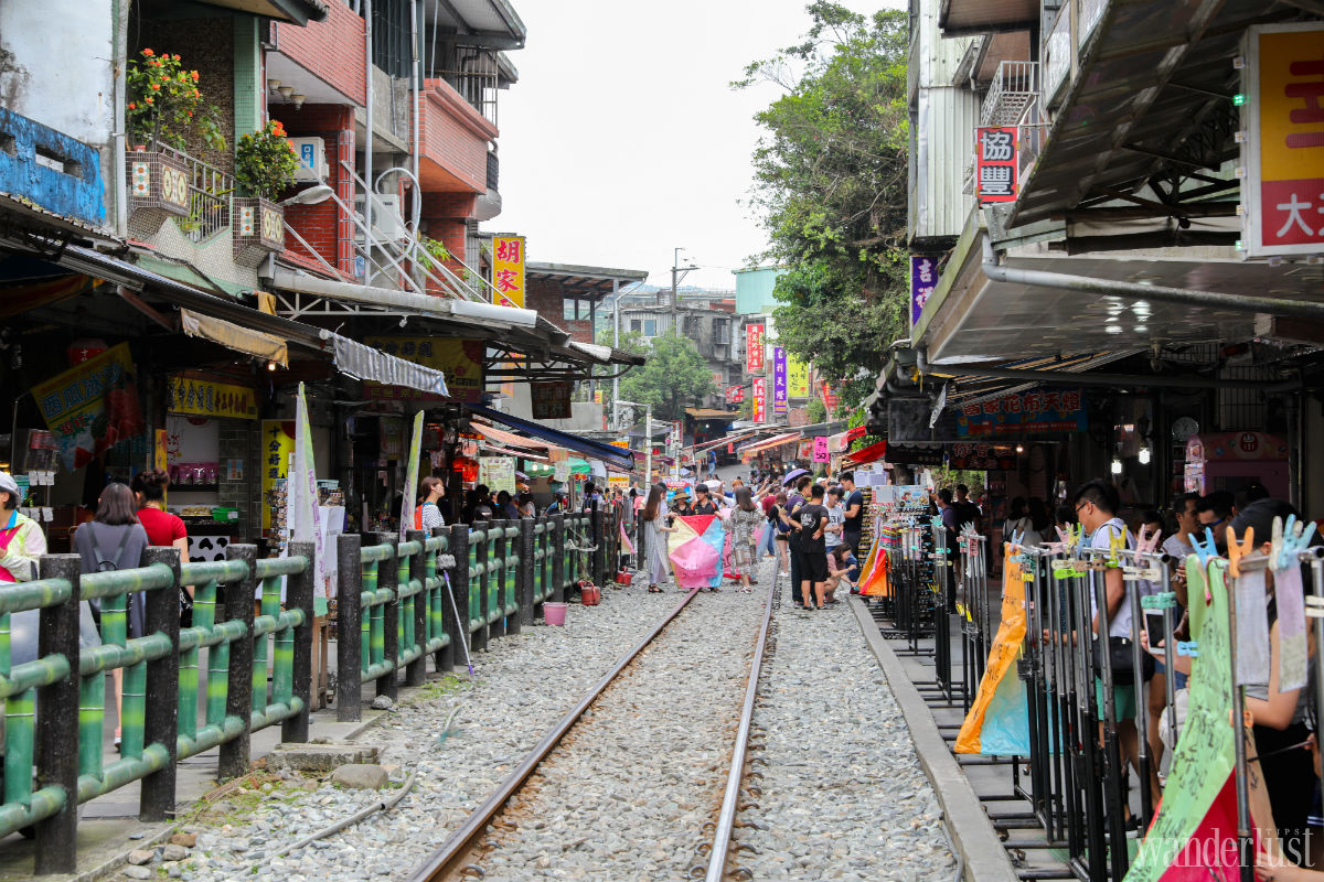 Tạp chí Du lịch Wanderlust Tips Phố cổ Thập Phần, nơi những giấc mơ bay cao