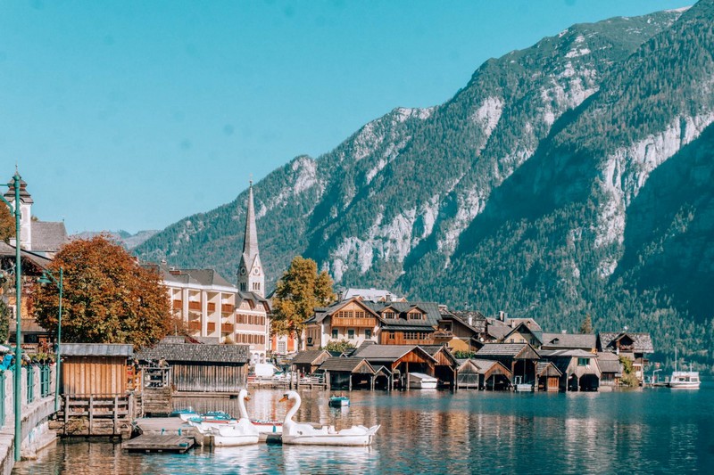 Tạp chí Du lịch Wanderlust Tips | Hallstatt: Thị trấn ven hồ cổ kính và yên bình