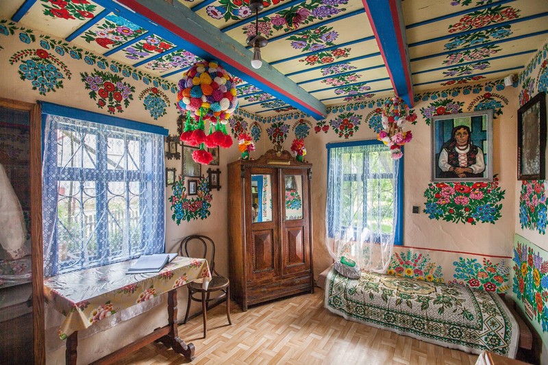 Khám phá Zalipie: Thị trấn xinh đẹp với hoa nở trên tường