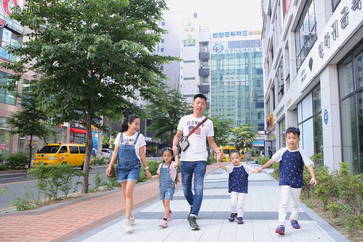 Tạp chí Du lịch Wanderlust Tips Hello World #4: Khám phá Hàn Quốc cùng hai gia đình nổi tiếng - đối thoại