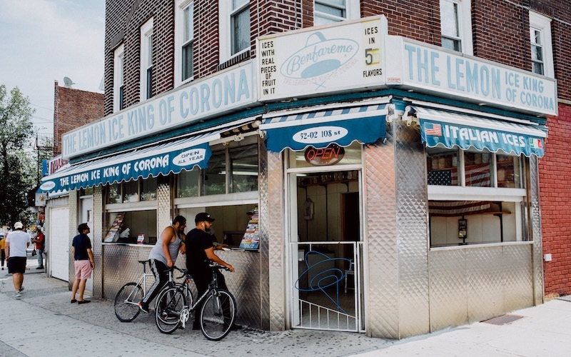 Tạp chí Du lịch Wanderlust Tips Khám phá Queens và thưởng thức ẩm thực New York đa dạng
