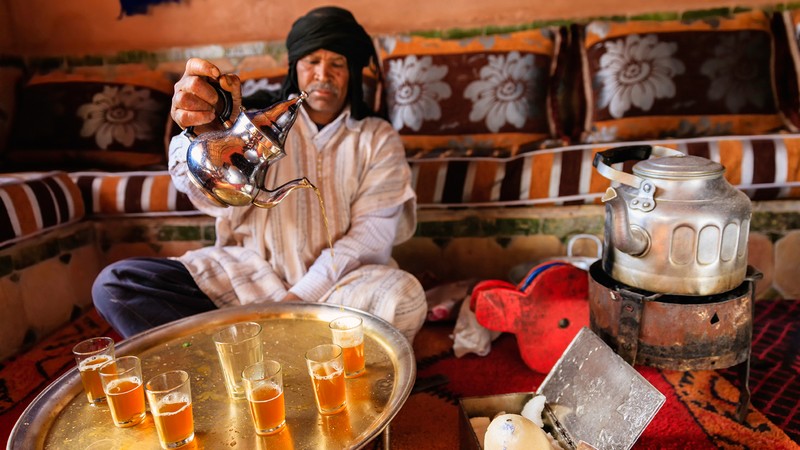 Tạp chí Du lịch Wanderlust Tips Ngắm nhìn hoàng hôn Morocco lãng mạn trên lưng lạc đà