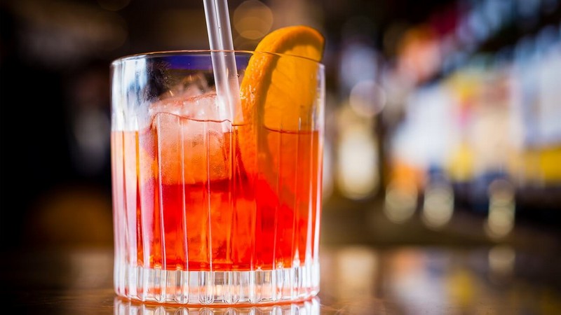 Wanderlust Tips tan huong nhung ngay he ruc ro tai Coppa club Tower bridge 01