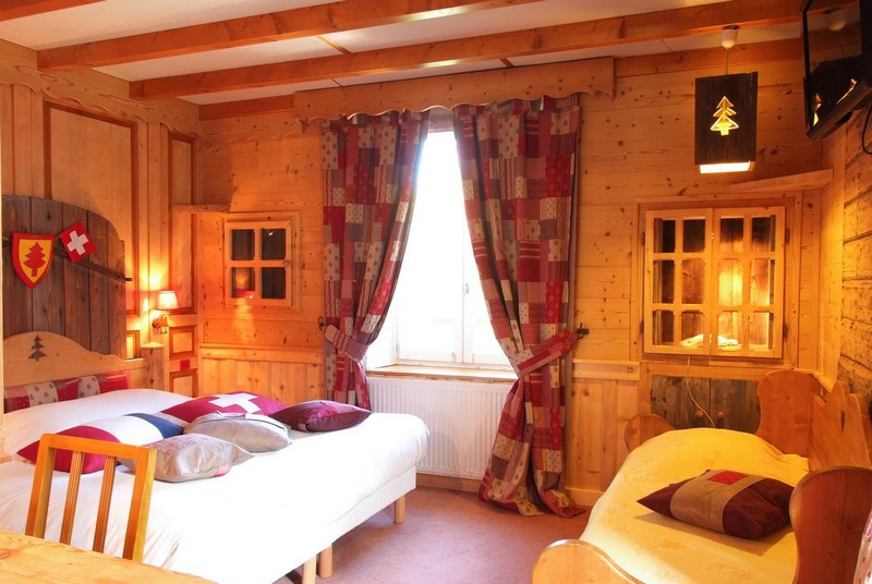 Tạp chí Du lịch Wanderlust Tips | Arbez Franco-Suisse: Ghé thăm 2 quốc gia ngay tại một khách sạn