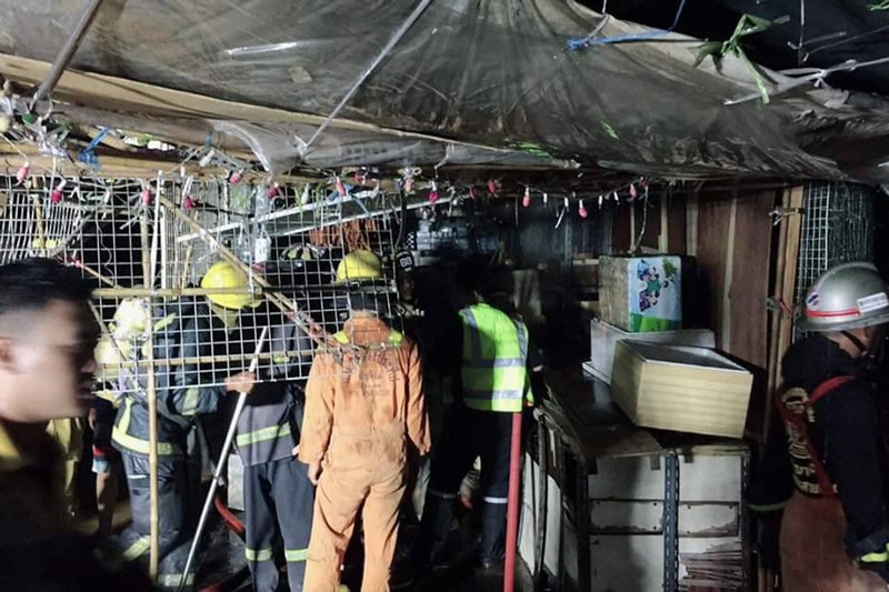 Tạp chí Du lịch Wanderlust Tips | Cháy lớn tại khu chợ ngoài trời Chatuchak, Thái Lan