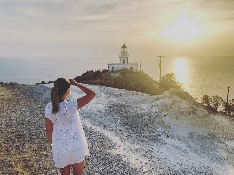 Du lịch Santorini: Ngắm hoàng hôn tuyệt đẹp trên xứ sở thần thoại