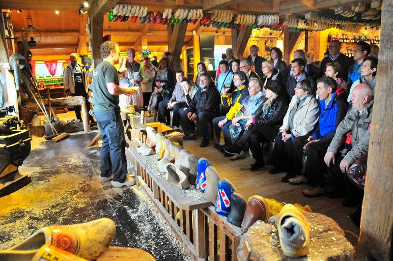 Chuyện những đôi giày gỗ ở Hà Lan 8 tạp chí wanderlust tips chuyện đôi giày gỗ ở Hà Lan