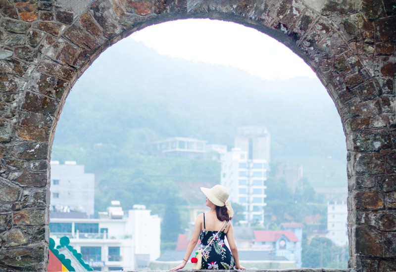 Tạp chí Du lịch Wanderlust Tips | Khoảnh khắc đẹp mong manh của thiếu nữ Hà thành ở Tam Đảo