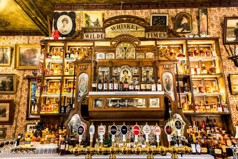 Oscar Wilde: Lạc bước vào quán bar của nghệ thuật 7 Tạp chí Du lịch Wanderlust Tips | Oscar Wilde: Lạc bước vào quán bar của nghệ thuật