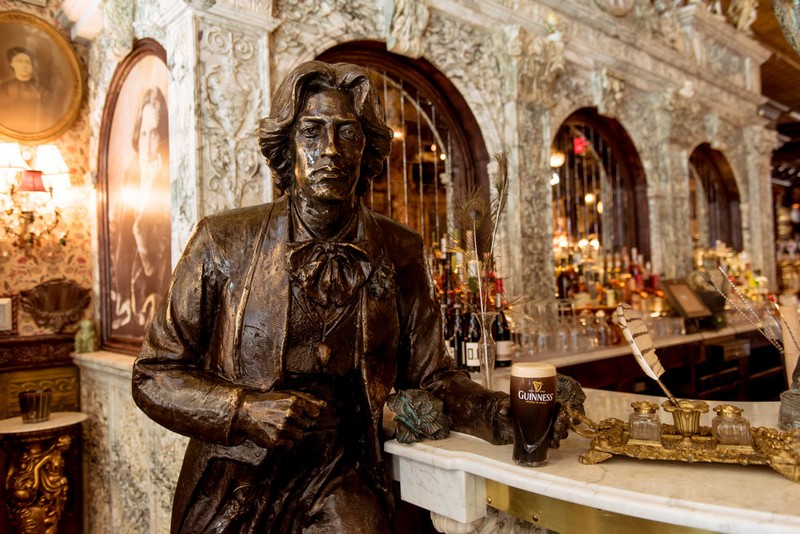 Oscar Wilde: Lạc bước vào quán bar của nghệ thuật 9 Tạp chí Du lịch Wanderlust Tips | Oscar Wilde: Lạc bước vào quán bar của nghệ thuật
