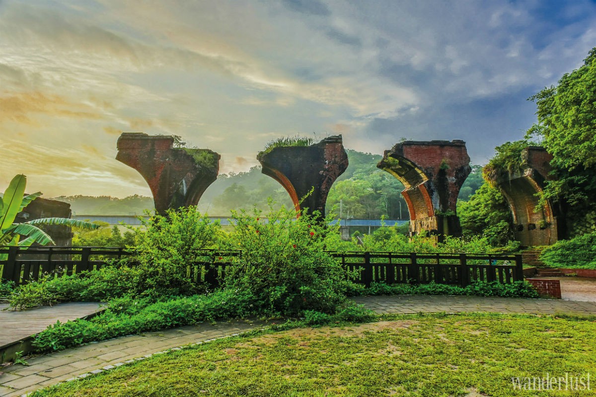 Tạp chí Du lịch Wanderlust Tips Trải nghiệm đạp xe trên đường sắt cổ