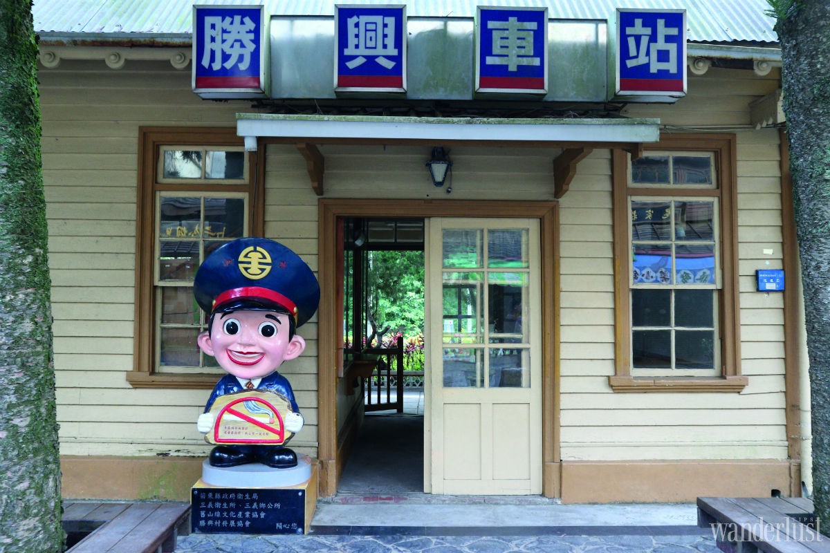 Tạp chí Du lịch Wanderlust Tips Trải nghiệm đạp xe trên đường sắt cổ