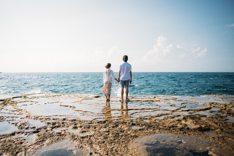 Tạp chí Du lịch Wanderlust Tips | Cặp đôi đi du lịch 9 ngày với ý nghĩa "dắt nhau qua mùa hè"