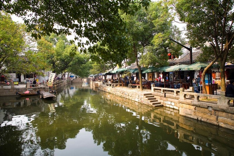 Tạp chí Du lịch Wanderlust Tips | Châu Trang cổ trấn: Lạc bước vào vùng đất yên bình