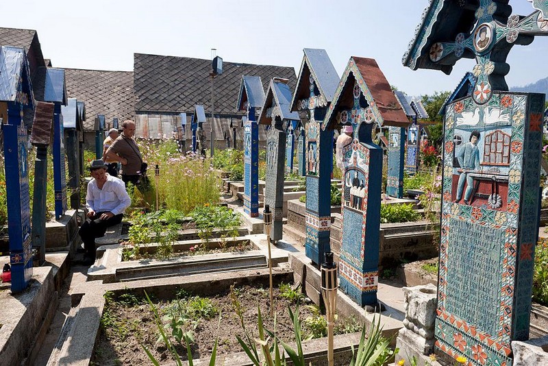 tạp chsi wanderlust tips nghĩa trang "vui vẻ" ở Sapanta