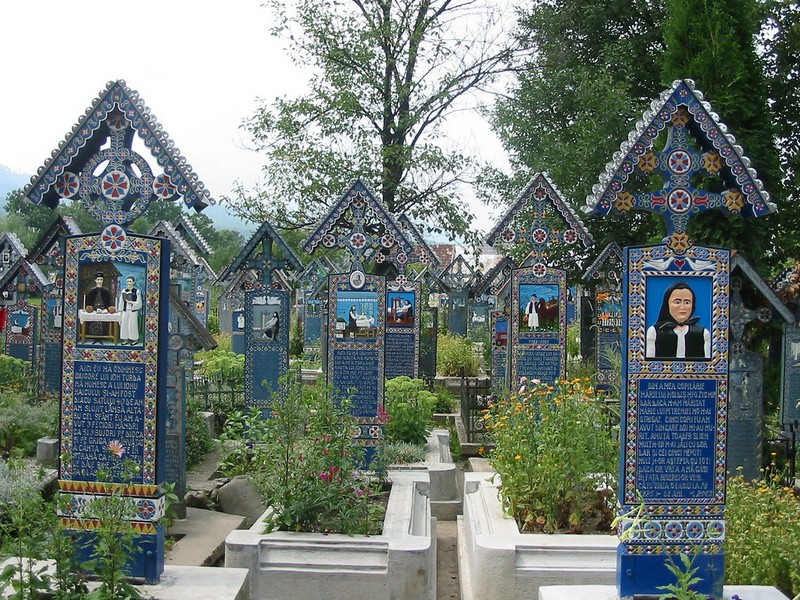 tạp chí wanderlust tips nghĩa trang "trêu đùa" ở sanpata