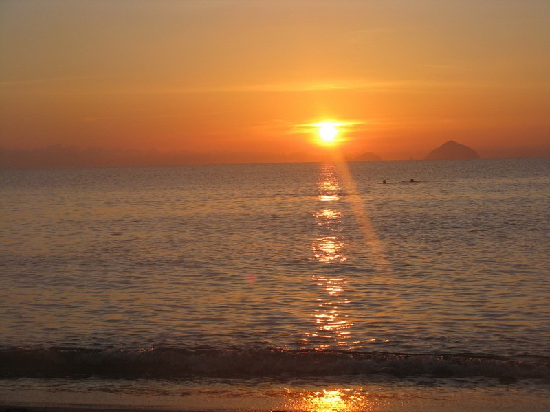 Tạp chí Du lịch Wanderlust Tips | Về biển Xuân Thành, ru an yên bên bờ cát trắng