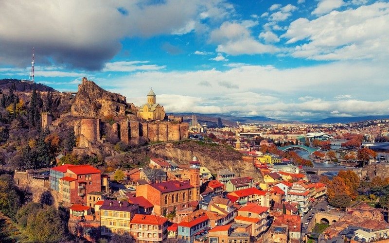Tạp chí Du lịch Wanderlust Tips Đến thăm thủ đô Tbilisi cổ kính của Georgia