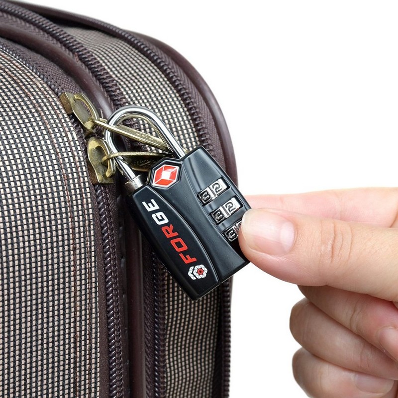 Wanderlust Tips nhung san pham cong nghe giup chong trom khi di du lich 01