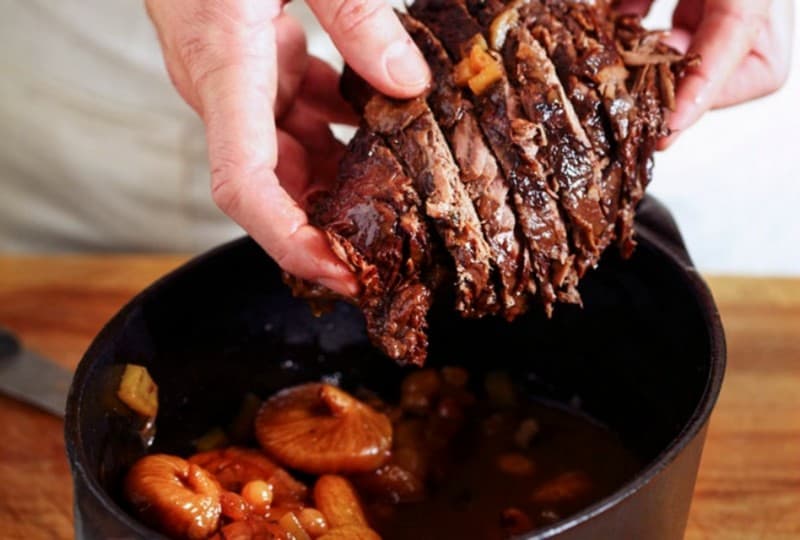 Wanderlust Tips say long truoc Sauerbraten mon an mang linh hon nuoc duc 06