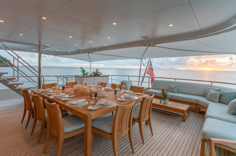 Tạp chí Du lịch Wanderlust Tips Tận hưởng kỳ nghỉ sang trọng trên du thuyền Gladiator