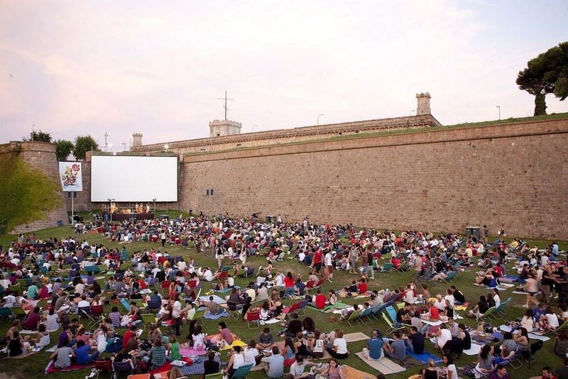 Thưởng thức nghệ thuật thứ 7 tại các rạp chiếu phim ngoài trời tuyệt đẹp 6 Tạp chí Du lịch Wanderlust Tips Thưởng thức nghệ thuật thứ 7 tại các rạp chiếu phim ngoài trời tuyệt đẹp