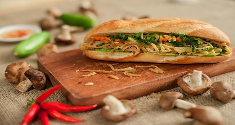 tạp chí Wanderlust Tips | trăm năm bánh mì Sài Gòn