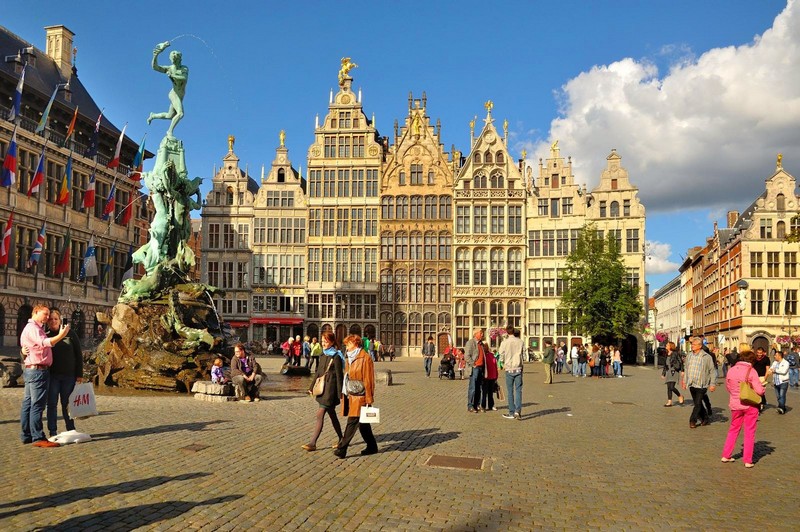 Bí kíp tránh mất cắp khi đi du lịch châu Âu 7 tạp chí Wanderlust Tips | để không "trắng tay" ở châu Âu