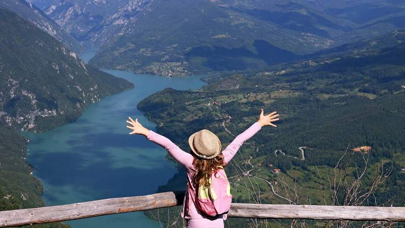 Tạp chí Du lịch Wanderlust Tips| Mách bạn 7 lý do nên đi du lịch khi còn trẻ