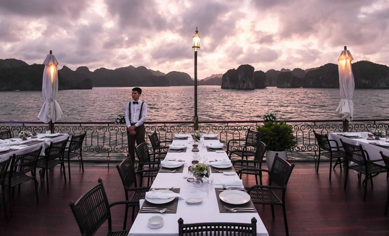 Những trải nghiệm nên thử khi đến vịnh Lan Hạ, Hải Phòng 10 wanderlust tips nhung trai nghiem nen thu khi den vinh lan ha hai phong 4