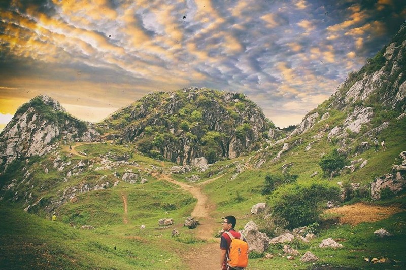 Tạp chí Du lịch Wanderlust Tips | Rủ nhau dã ngoại cuối tuần ở núi Trầm sát rạt Hà Nội