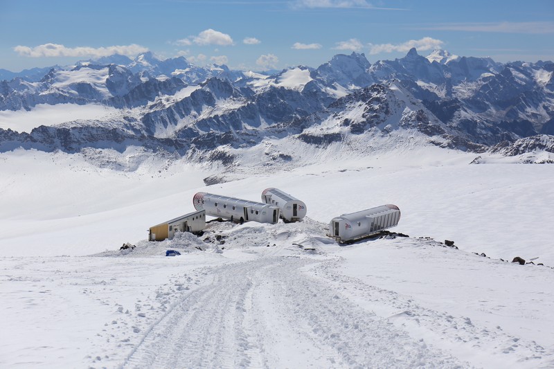 Tạp chí Du lịch Wanderlust Tips LEAPrus 3912: Khách sạn độc đáo ở độ cao 3912m