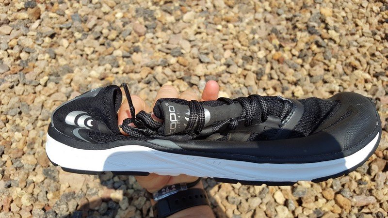 Tạp chí Du lịch Wanderlust Tips Những đôi giày dép có thể dễ dàng mang theo trong mỗi chuyến đi xa