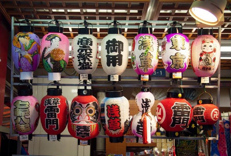 Tạp chí Du lịch Wanderlust Tips | Gợi ý những món quà tặng ở phố mua sắm Asakusa Nakamise-dori, Tokyo