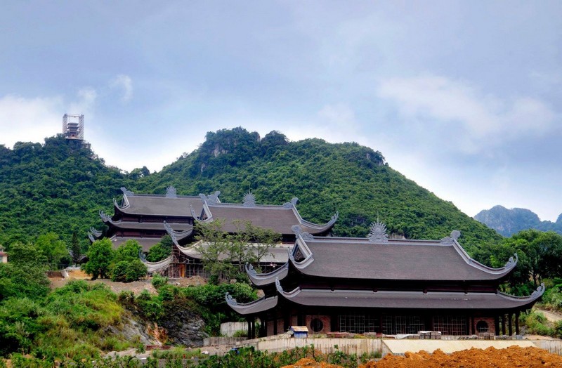 Tap chi Wanderlust Tips 6 ngoi chua me dam long nguoi mien bac 11