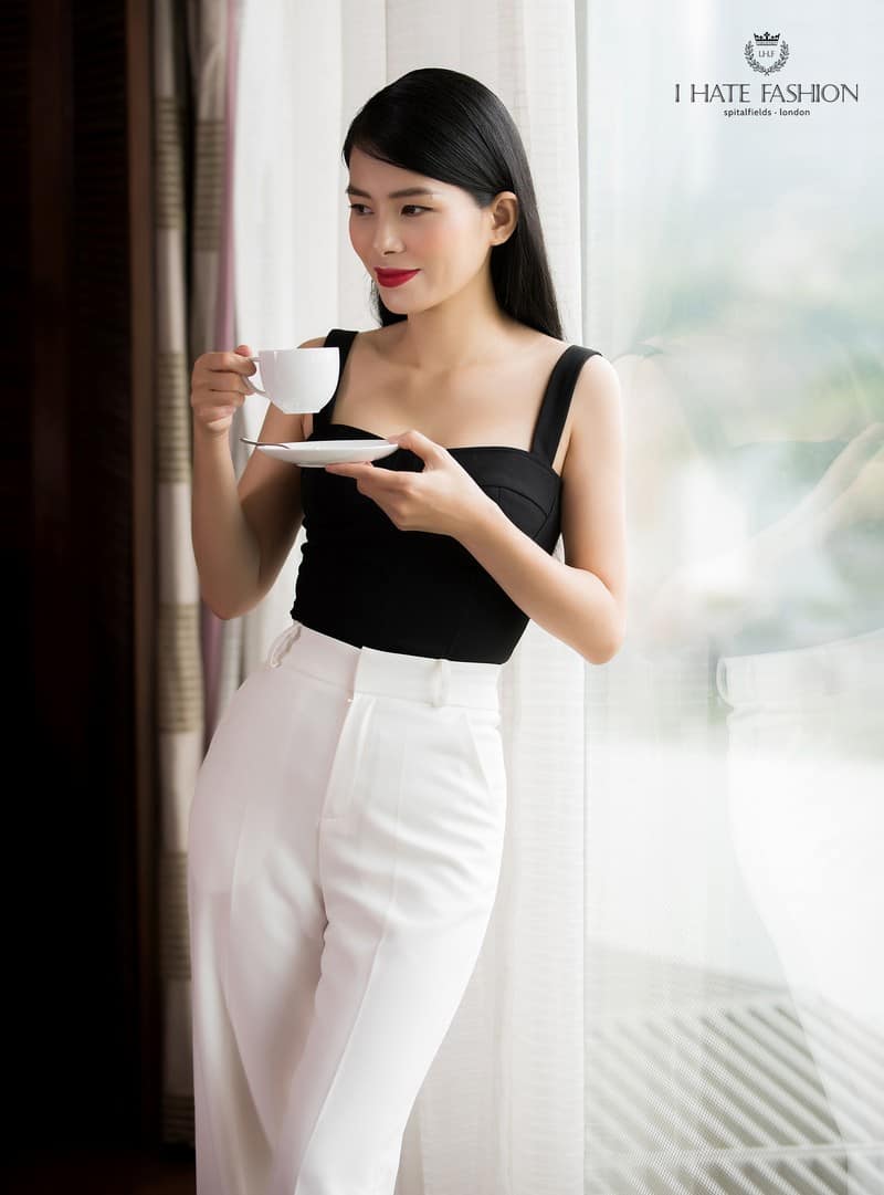 Business Women in Lifestyle: Bộ suit quyền lực mang tinh thần doanh nhân 13 Wanderlust Tips Business Women in Lifestyle bo suit quyen luc mang tinh than doanh nhan 04