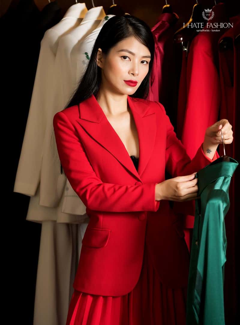Business Women in Lifestyle: Bộ suit quyền lực mang tinh thần doanh nhân 10 Wanderlust Tips Business Women in Lifestyle bo suit quyen luc mang tinh than doanh nhan 05