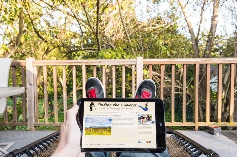 Tạp chí Du lịch Wanderlust Tips Bỏ túi những mẹo hữu ích để tiết kiệm chi phí Internet khi đi du lịch