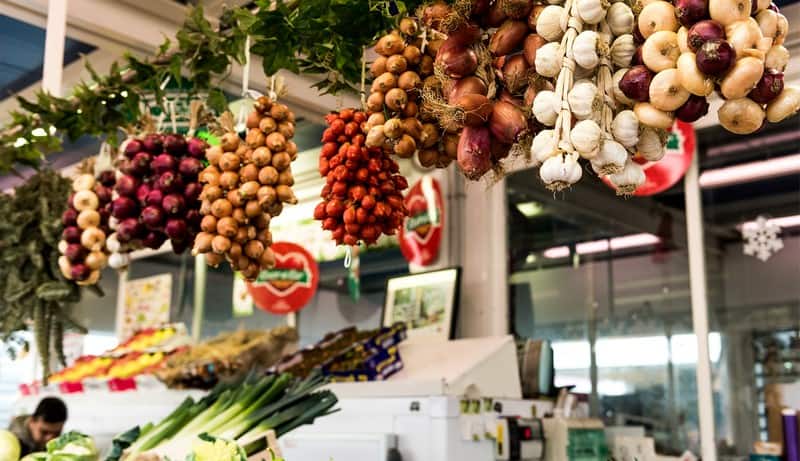 Wanderlust Tips cac khu cho gia vi noi tieng tren khap the gioi 12