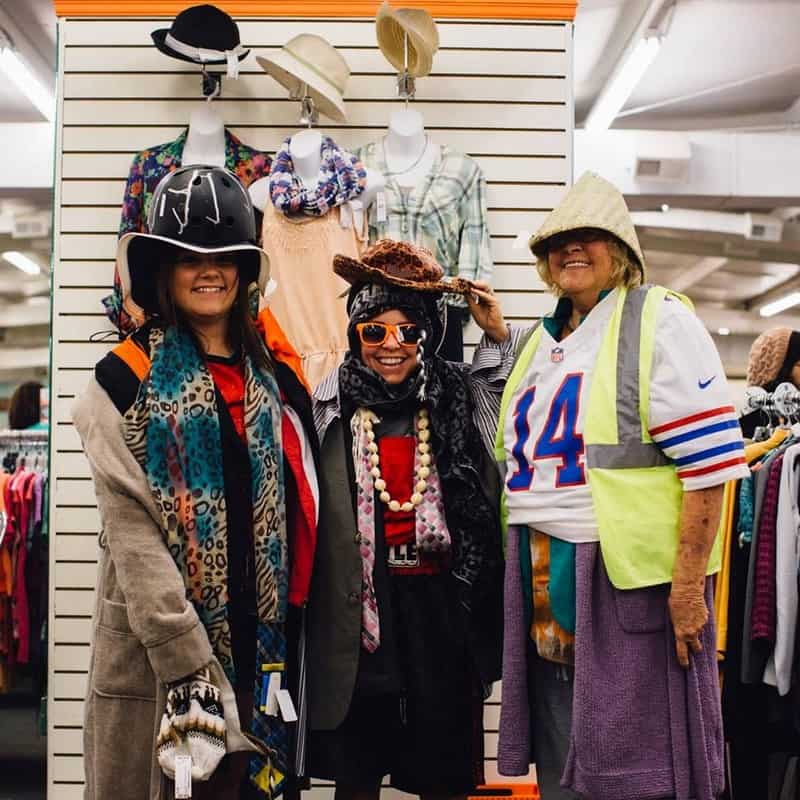 Độc đáo cửa hàng hành lý thất lạc duy nhất trên thế giới 6 Wanderlust Tips doc dao cua hang hanh ly that lac duy nhat tren the gioi 03